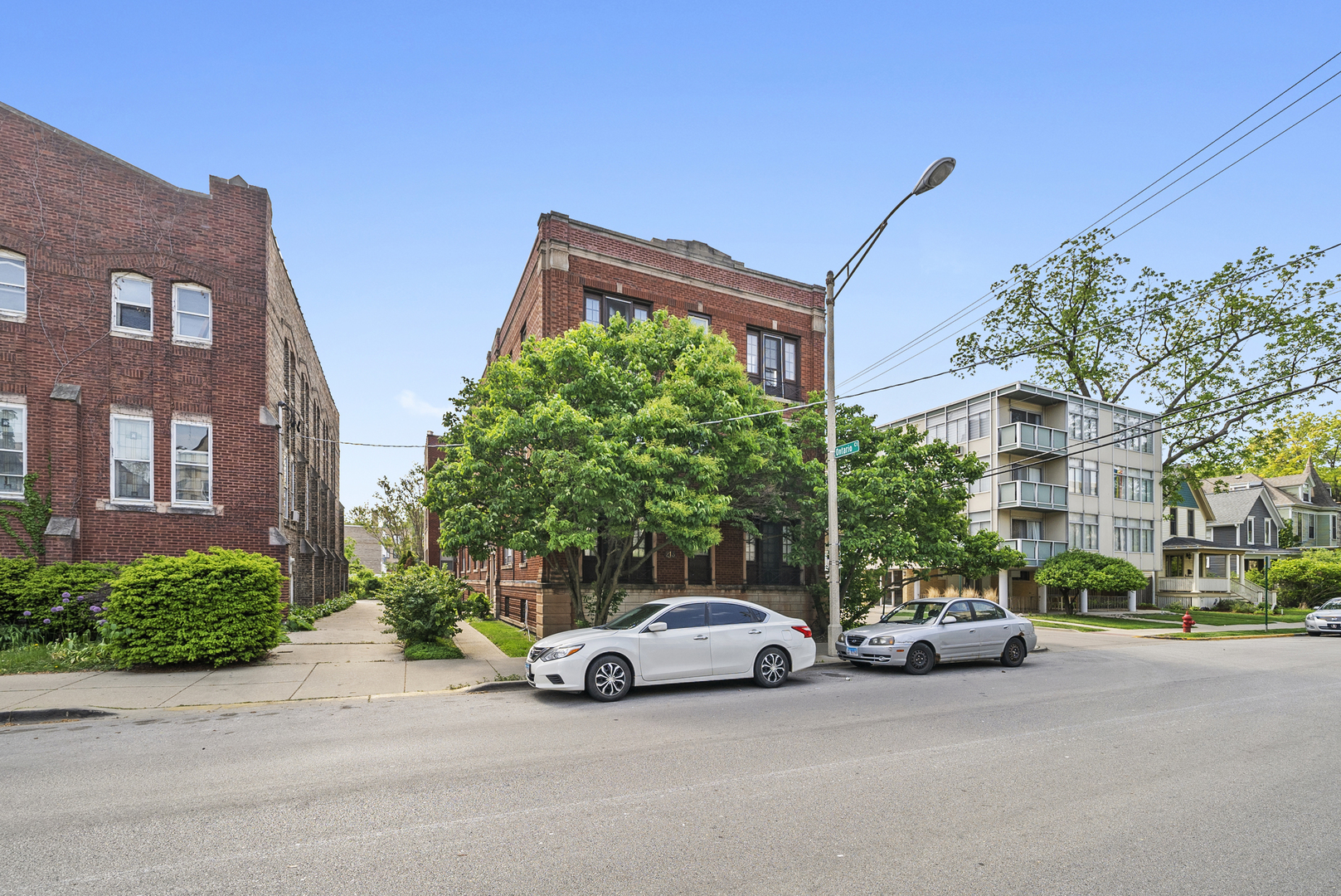 213 N Marion Street 2D