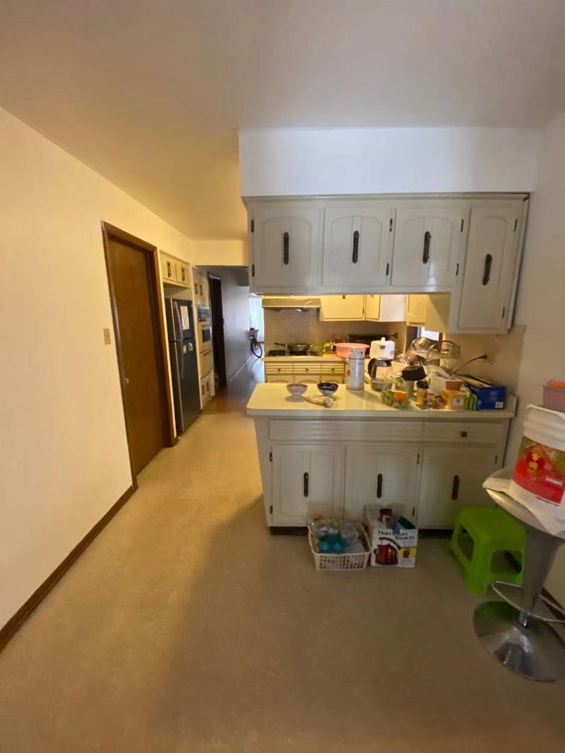 339 W 23rd Place