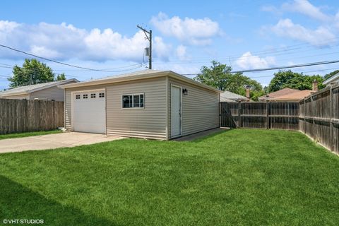 Tiny photo for 6334 N KILDARE Avenue, Chicago, IL 60646 (MLS # 12440993)