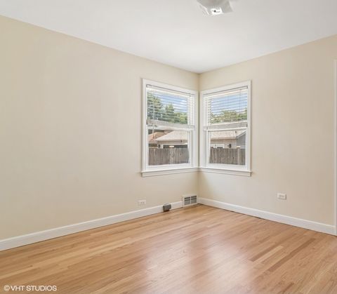 Tiny photo for 6334 N KILDARE Avenue, Chicago, IL 60646 (MLS # 12440993)