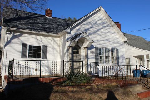 Tiny photo for 1126 Oakland Avenue, MtVernon, IL 62864 (MLS # 100000033)