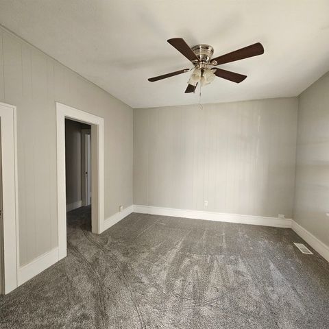 Tiny photo for 1126 Oakland Avenue, MtVernon, IL 62864 (MLS # 100000033)