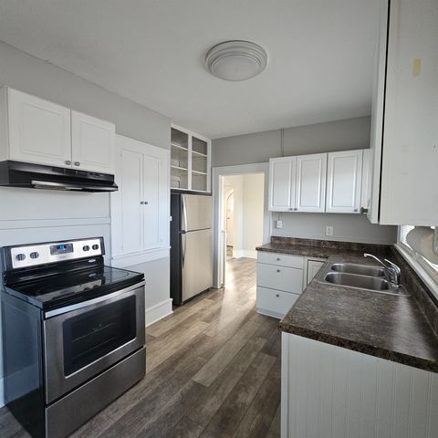 Tiny photo for 1126 Oakland Avenue, MtVernon, IL 62864 (MLS # 100000033)