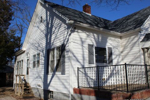 Tiny photo for 1126 Oakland Avenue, MtVernon, IL 62864 (MLS # 100000033)