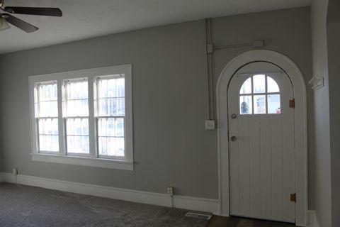 Tiny photo for 1126 Oakland Avenue, MtVernon, IL 62864 (MLS # 100000033)