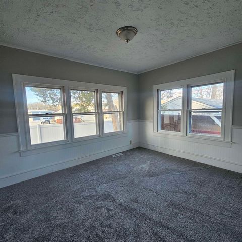 Tiny photo for 1126 Oakland Avenue, MtVernon, IL 62864 (MLS # 100000033)