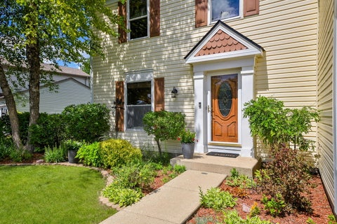 Tiny photo for 1143 Woodlake Drive, Carol Stream, IL 60188 (MLS # 12628422)