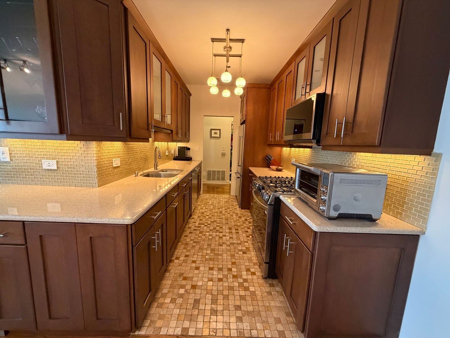 550 W Surf Street 512
