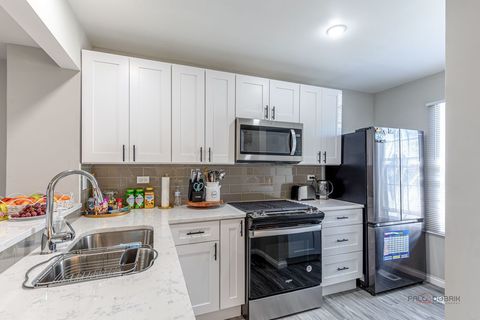 Tiny photo for 1524 Crab tree Drive #1524, Westmont, IL 60559 (MLS # 12621125)