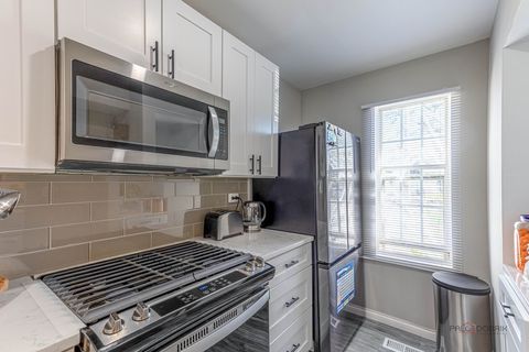 Tiny photo for 1524 Crab tree Drive #1524, Westmont, IL 60559 (MLS # 12621125)