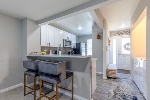 Tiny photo for 1524 Crab tree Drive #1524, Westmont, IL 60559 (MLS # 12621125)