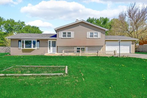 Photo of 28W502 LEVERENZ Road, Naperville, IL 60564 (MLS # 12629796)