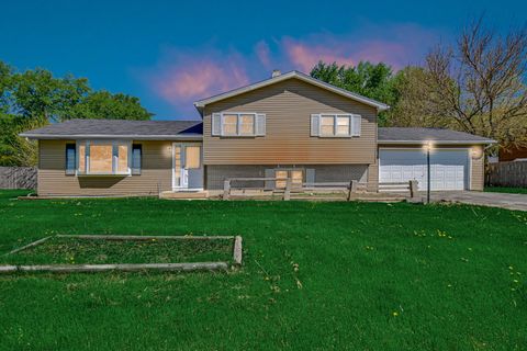 Tiny photo for 28W502 LEVERENZ Road, Naperville, IL 60564 (MLS # 12629796)