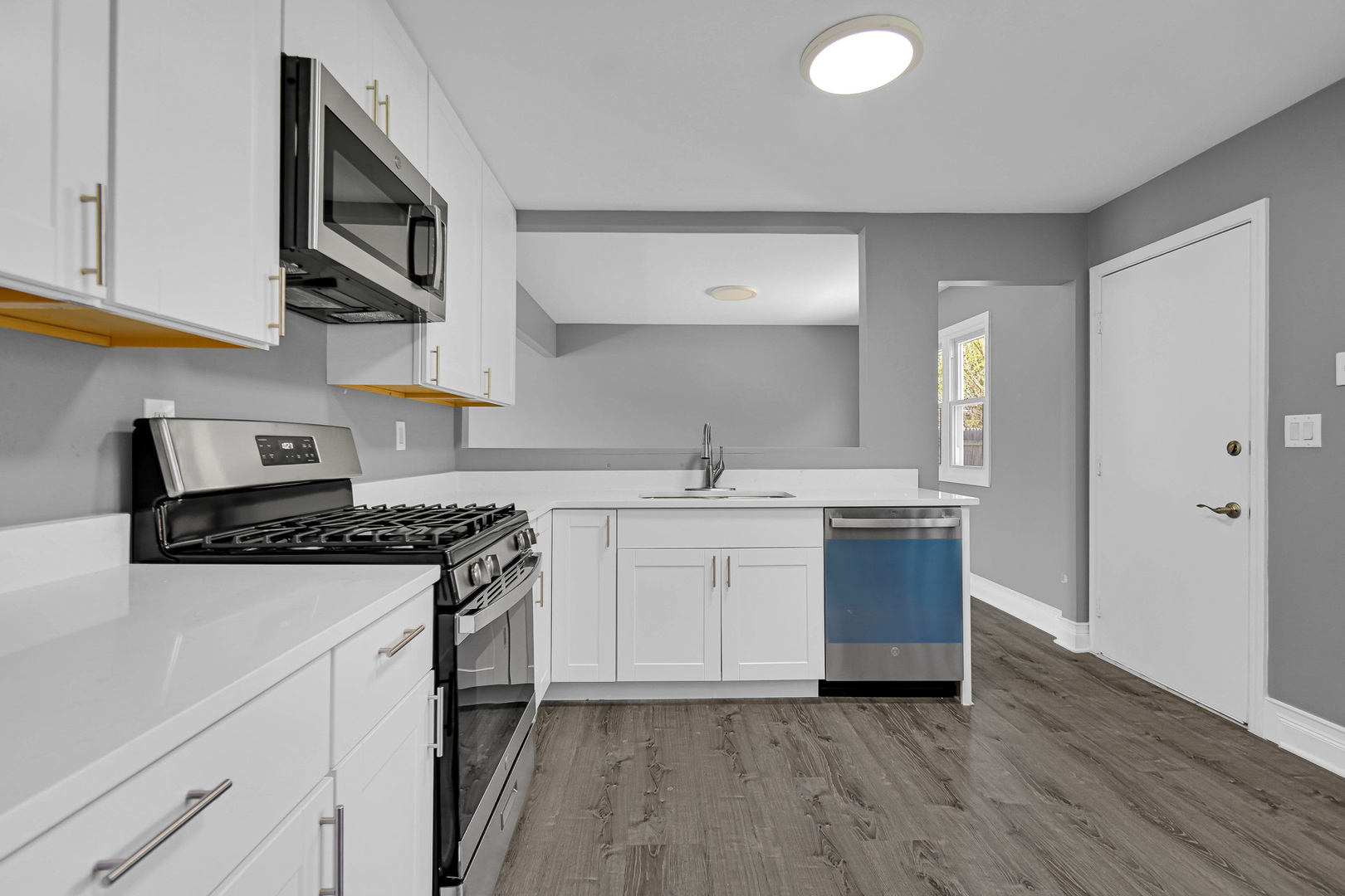 28W502 LEVERENZ Road