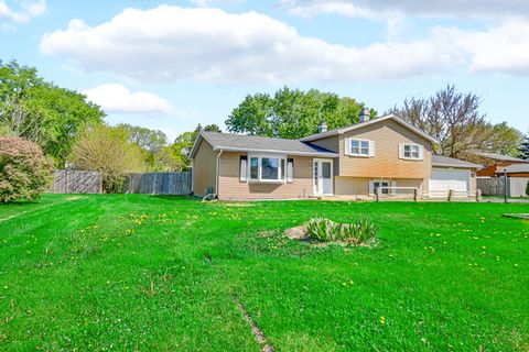 Tiny photo for 28W502 LEVERENZ Road, Naperville, IL 60564 (MLS # 12629796)