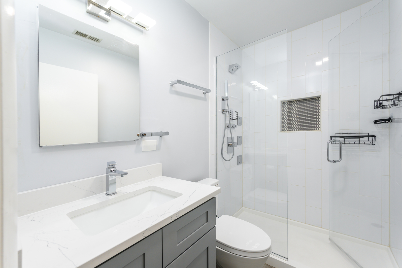 1874 N Oakley Avenue