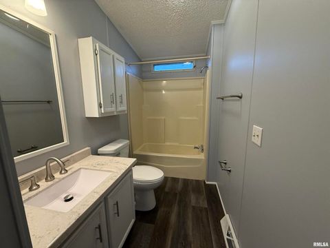 Tiny photo for 193 OAK VALLEY Drive, Carbondale, IL 62901 (MLS # EB460746)