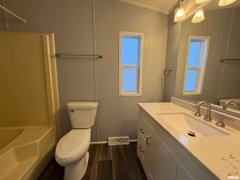 Tiny photo for 193 OAK VALLEY Drive, Carbondale, IL 62901 (MLS # EB460746)