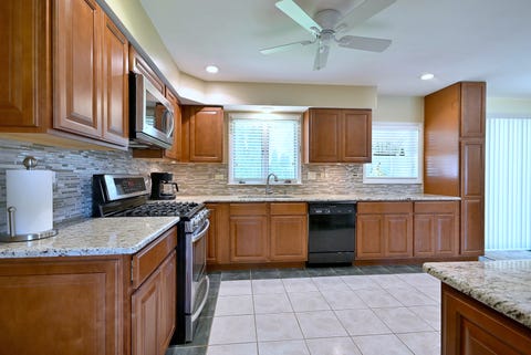 Tiny photo for 16W650 87TH Street, Willowbrook, IL 60527 (MLS # 12706616)
