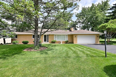 Photo of 16W650 87TH Street, Willowbrook, IL 60527 (MLS # 12706616)