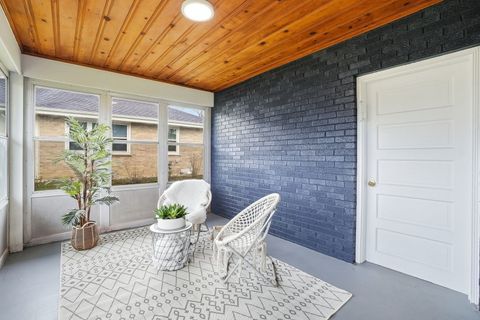 Tiny photo for 1430 E Emmerson Lane, Mount Prospect, IL 60056 (MLS # 12605512)