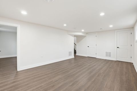 Tiny photo for 1430 E Emmerson Lane, Mount Prospect, IL 60056 (MLS # 12605512)