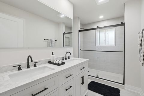 Tiny photo for 1430 E Emmerson Lane, Mount Prospect, IL 60056 (MLS # 12605512)