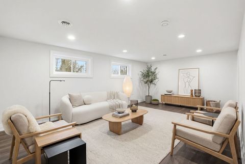 Tiny photo for 1430 E Emmerson Lane, Mount Prospect, IL 60056 (MLS # 12605512)