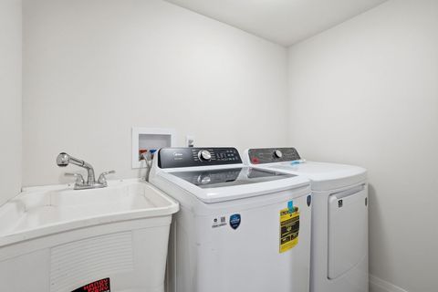 Tiny photo for 1430 E Emmerson Lane, Mount Prospect, IL 60056 (MLS # 12605512)