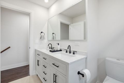 Tiny photo for 1430 E Emmerson Lane, Mount Prospect, IL 60056 (MLS # 12605512)