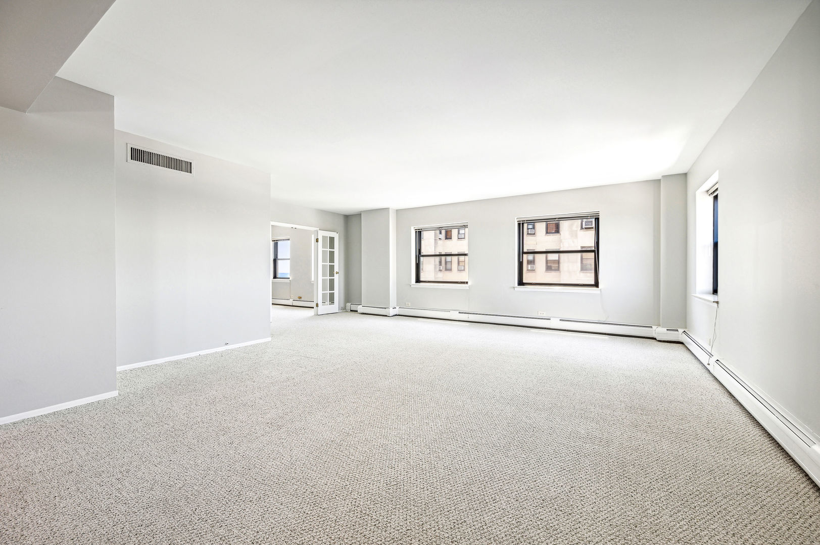 2100 N Lincoln Park West 12DS