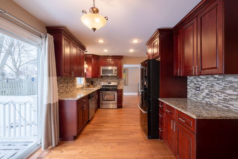 Tiny photo for 751 Garth Road, Wheeling, IL 60090 (MLS # 12554876)