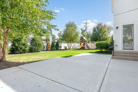 Tiny photo for 469 S Sunnyside Avenue, Elmhurst, IL 60126 (MLS # 12459101)