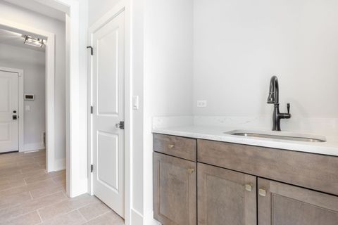 Tiny photo for 469 S Sunnyside Avenue, Elmhurst, IL 60126 (MLS # 12459101)