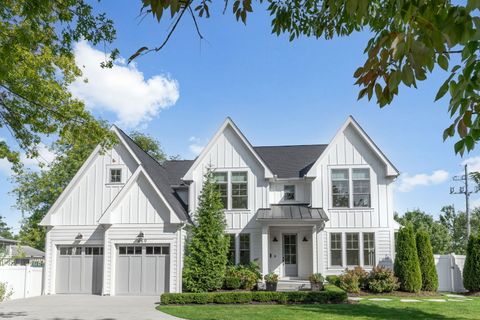 Tiny photo for 469 S Sunnyside Avenue, Elmhurst, IL 60126 (MLS # 12459101)