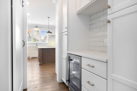 Tiny photo for 469 S Sunnyside Avenue, Elmhurst, IL 60126 (MLS # 12459101)