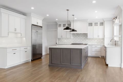 Tiny photo for 469 S Sunnyside Avenue, Elmhurst, IL 60126 (MLS # 12459101)