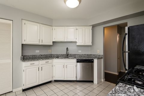 Tiny photo for 61 Willow Parkway, Buffalo Grove, IL 60089 (MLS # 12397237)