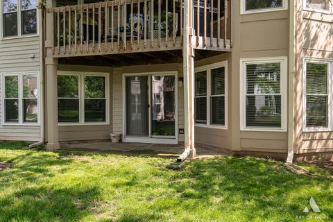Tiny photo for 61 Willow Parkway, Buffalo Grove, IL 60089 (MLS # 12397237)