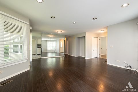 Tiny photo for 61 Willow Parkway, Buffalo Grove, IL 60089 (MLS # 12397237)