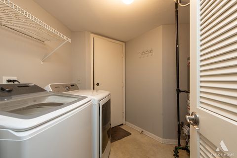 Tiny photo for 61 Willow Parkway, Buffalo Grove, IL 60089 (MLS # 12397237)