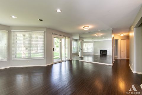 Tiny photo for 61 Willow Parkway, Buffalo Grove, IL 60089 (MLS # 12397237)