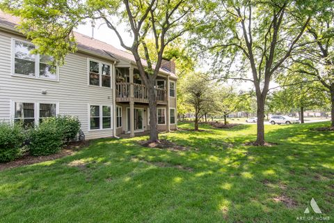 Tiny photo for 61 Willow Parkway, Buffalo Grove, IL 60089 (MLS # 12397237)