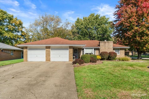 Photo of 301 Maple Street, Sugar Grove, IL 60554 (MLS # 12792731)