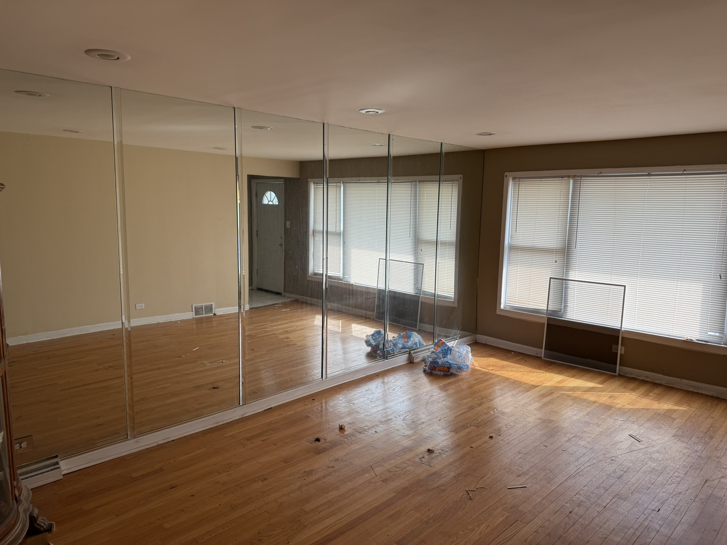 8114 S Anthony Avenue