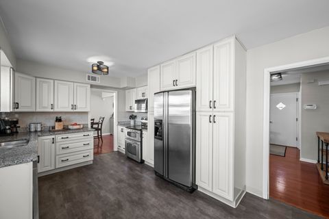 Tiny photo for 2610 Sunnyside Avenue, Westchester, IL 60154 (MLS # 12593174)