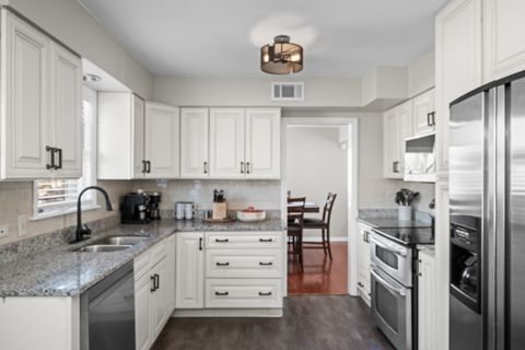 Tiny photo for 2610 Sunnyside Avenue, Westchester, IL 60154 (MLS # 12593174)