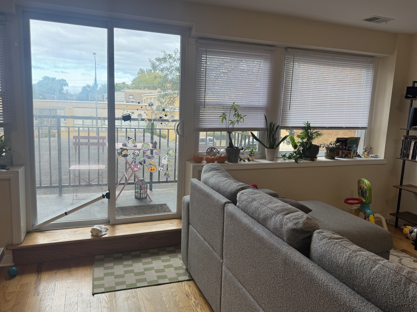 2501 W Bryn Mawr Avenue 201