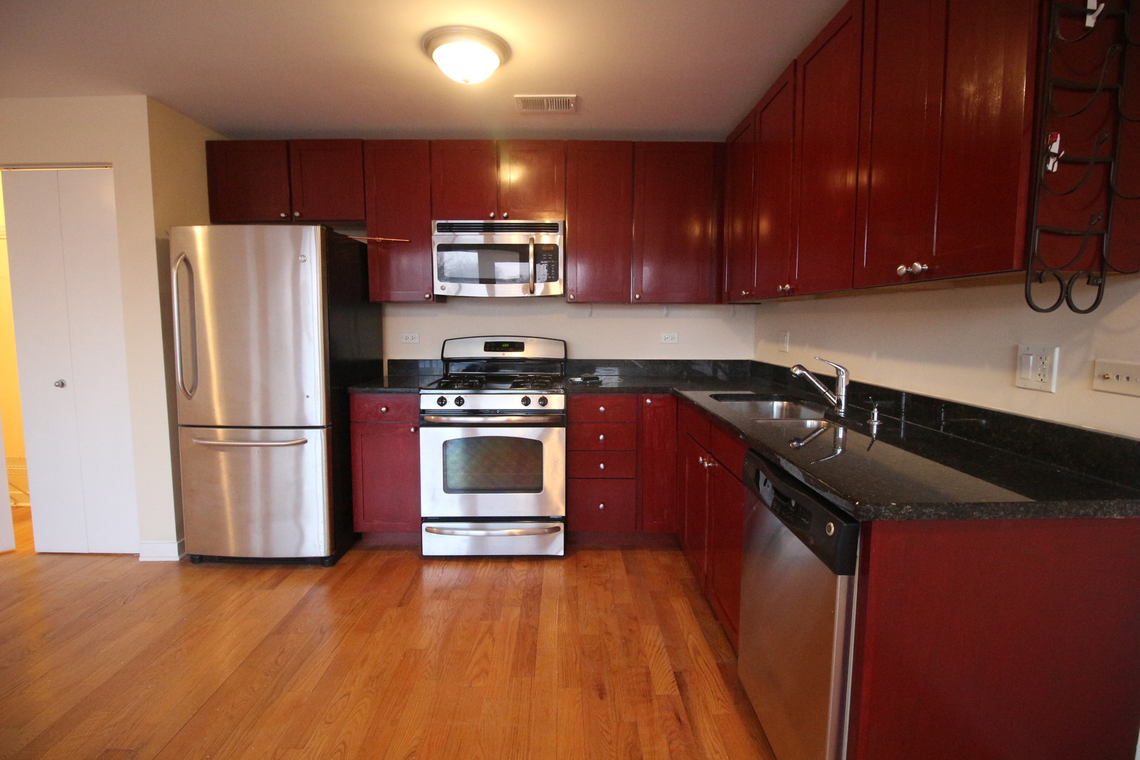 2501 W Bryn Mawr Avenue 201