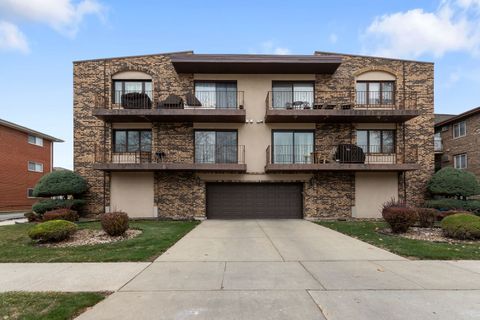 Tiny photo for 10416 Mansfield Avenue #2SW, Oak Lawn, IL 60453 (MLS # 12523719)